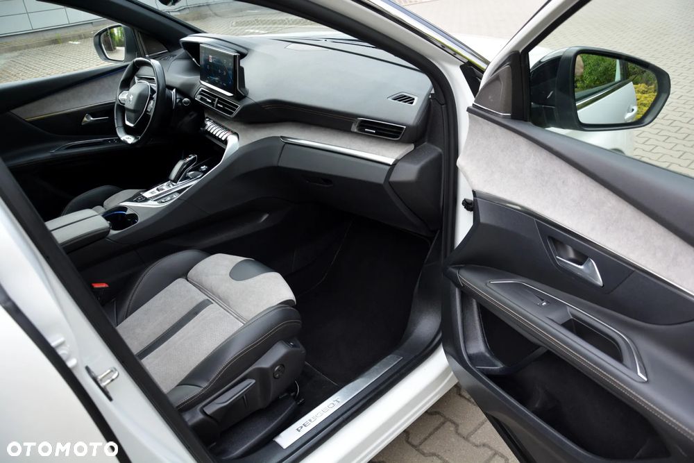 Peugeot 3008 Hybrid4 300 e-EAT8 GT - 37