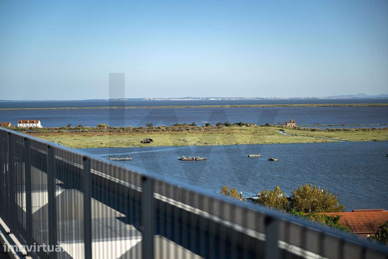 Penthouse T3 com rooftop privativo, jacuzzi e vista frontal sobre o Te - Grande imagem: 5/52