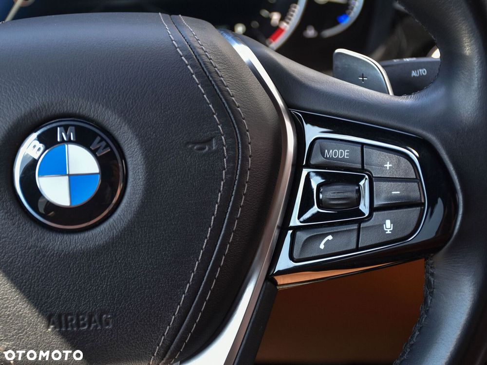 BMW Seria 5 530i GPF Luxury Line sport - 23