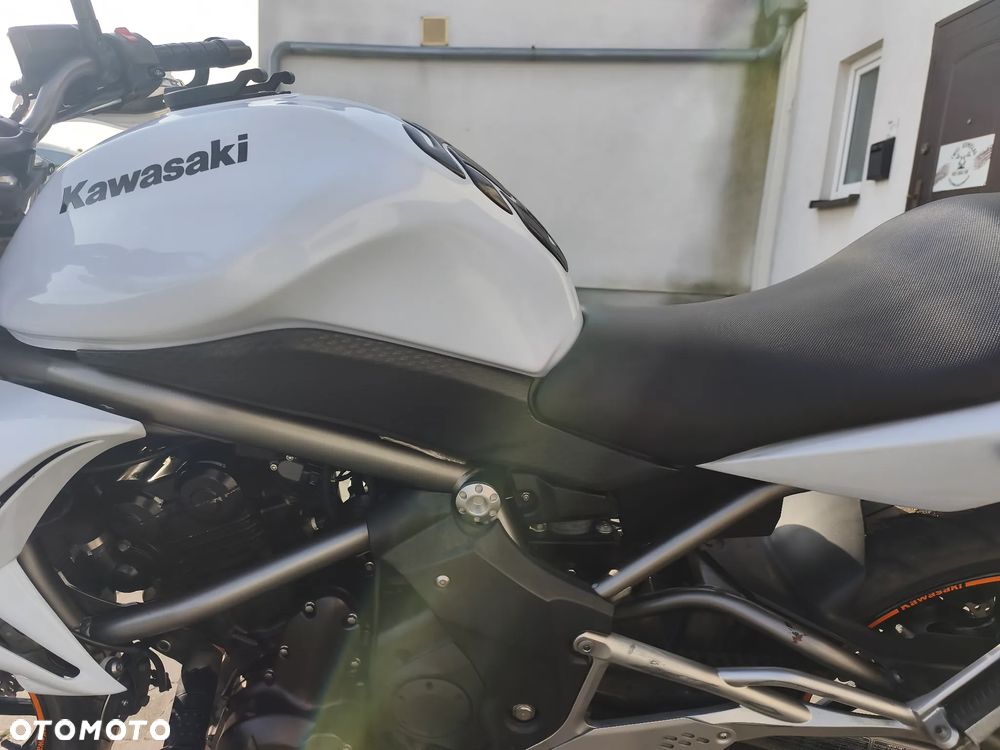 Kawasaki ER - 12