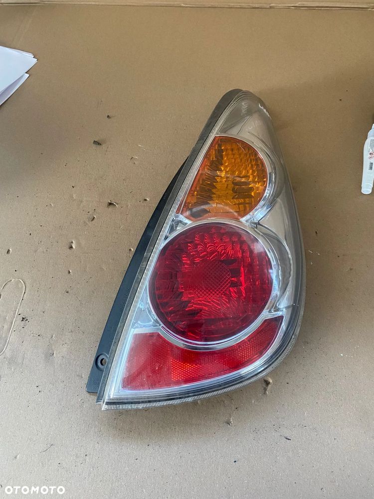 LAMPA PRAWA TYŁ TYLNIA SUZUKI LIANA