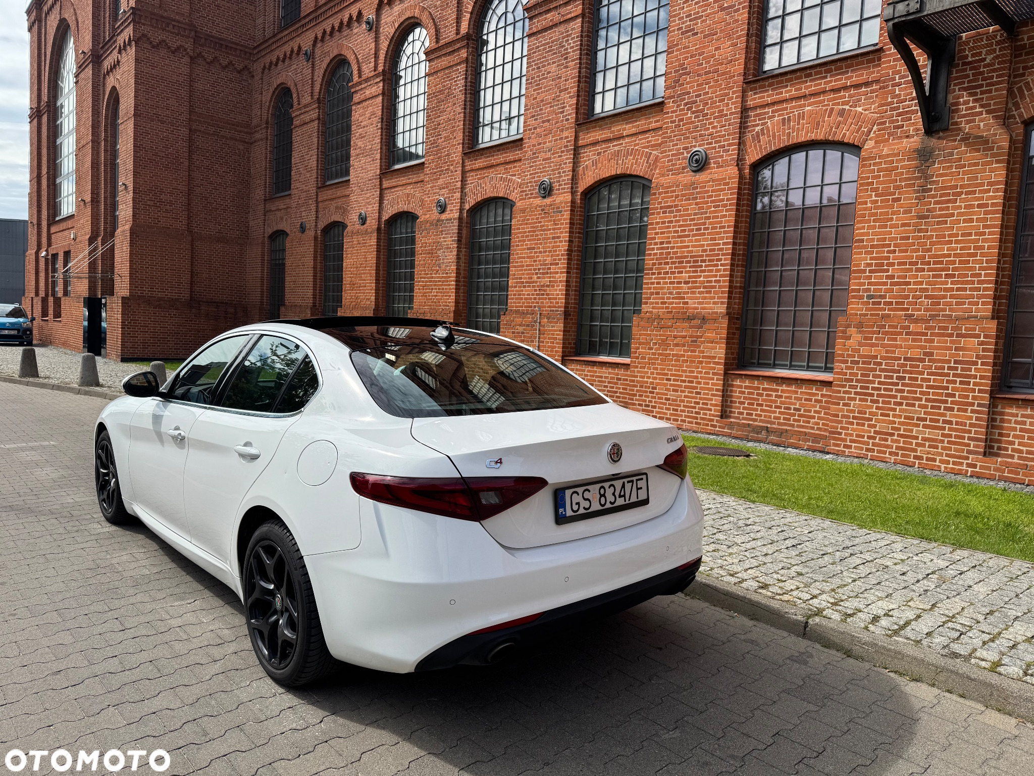 Alfa Romeo Giulia 2.0 Turbo 16V AT8-Q4 Ti - 4