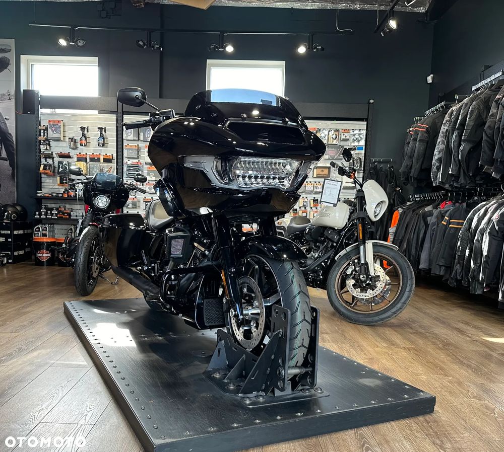 Harley-Davidson Touring Road Glide - 1