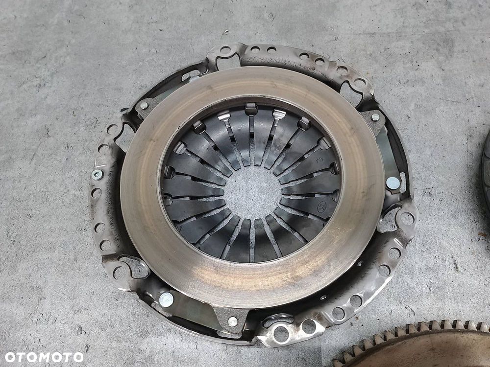 SPRZĘGŁO KOMPLETNE TOYOTA YARIS II 13451-0Q010-A  319014210 1.0 VVT-I - 6