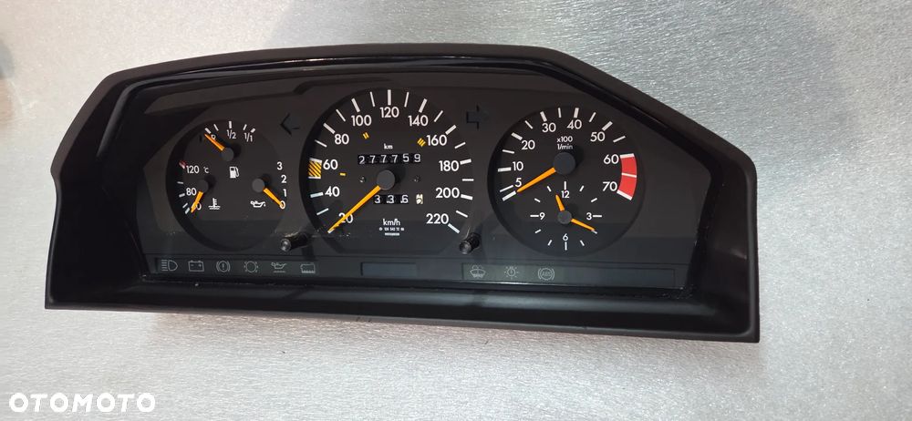 Licznik Mercedes W124 2.0 benzyna 92 rok -4524 - 1