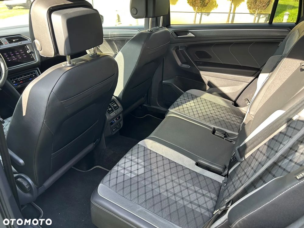 Volkswagen Tiguan 2.0 TDI SCR 4MotION DSG R-Line - 24