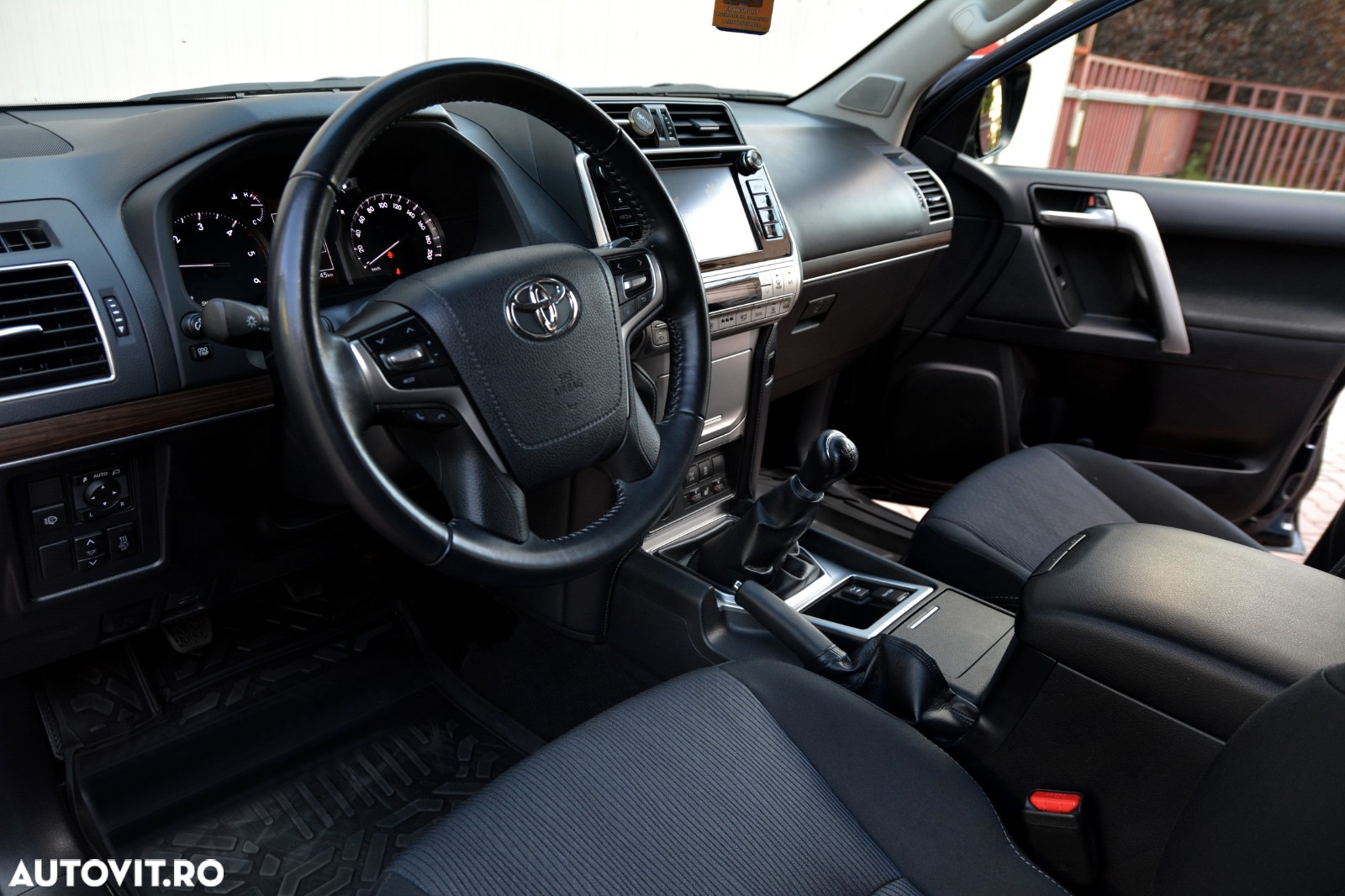 Toyota Land Cruiser 2.8l Turbo D-4D M/T Executive - 14