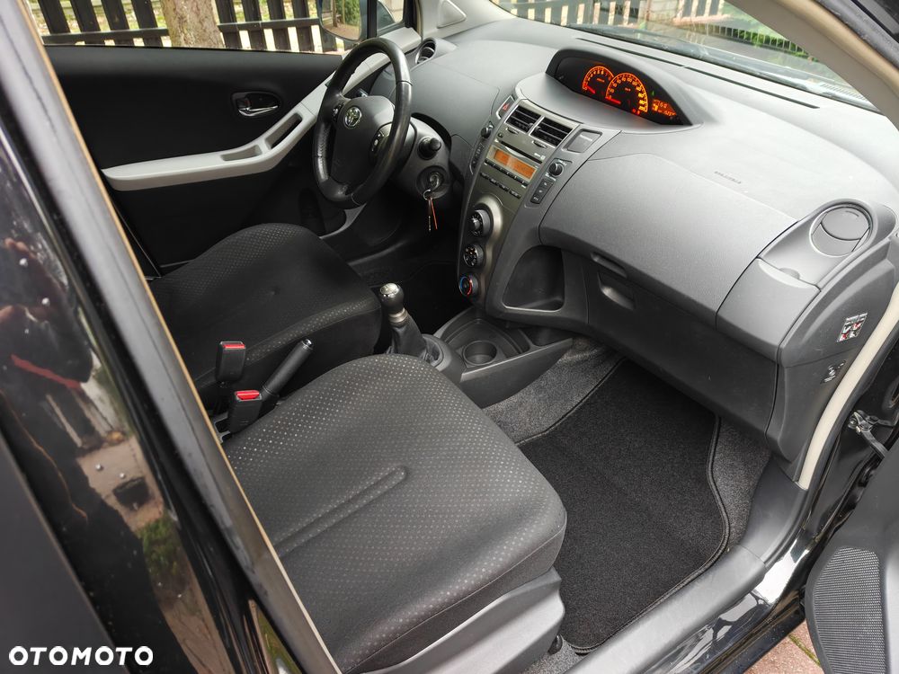 Toyota Yaris - 14