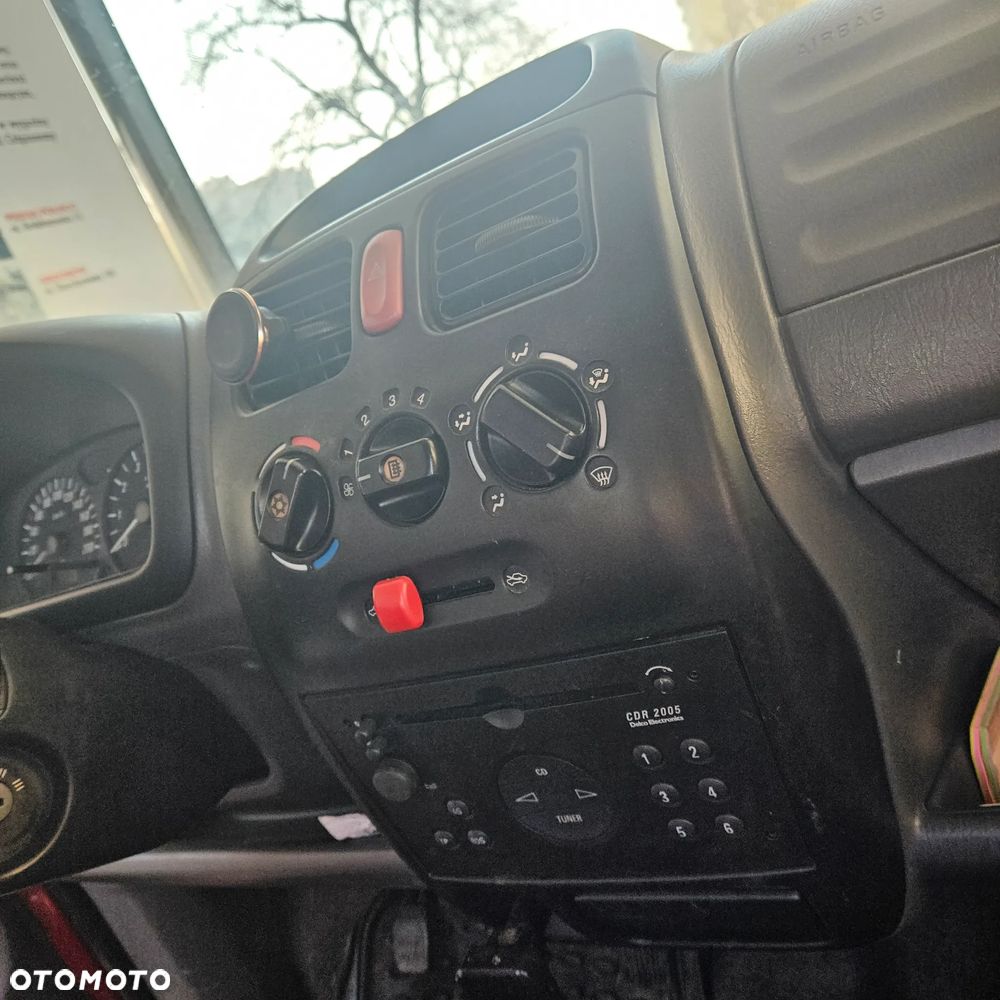 Opel Agila 1.2 16 V - 10