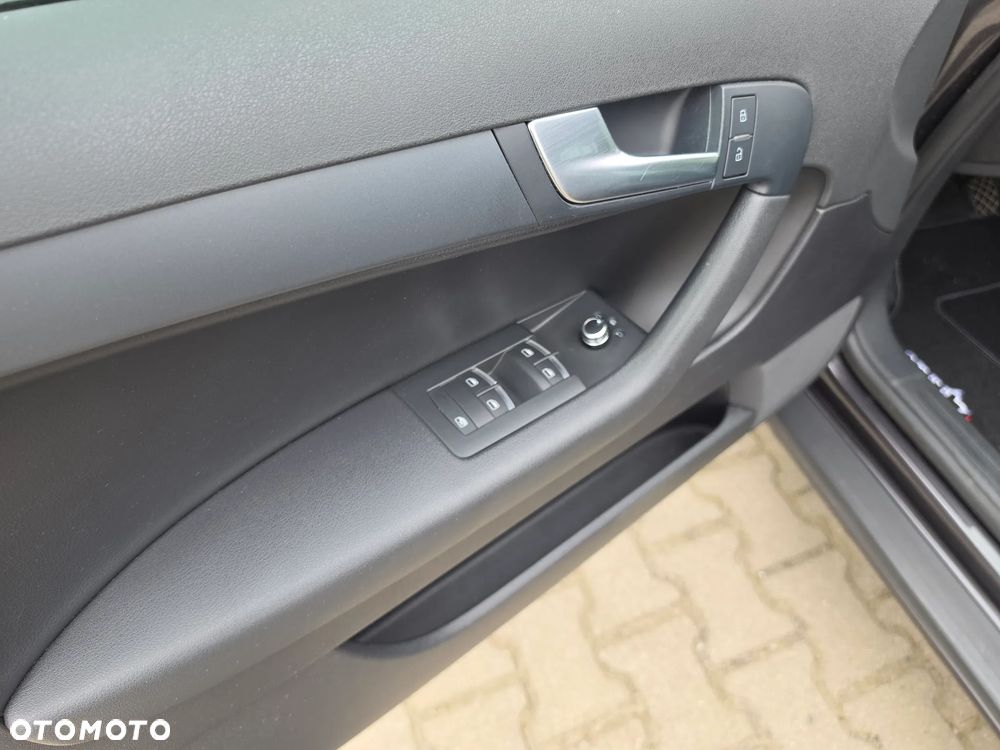 Audi A3 Sportback 1.6 TDI DPF Ambiente - 17