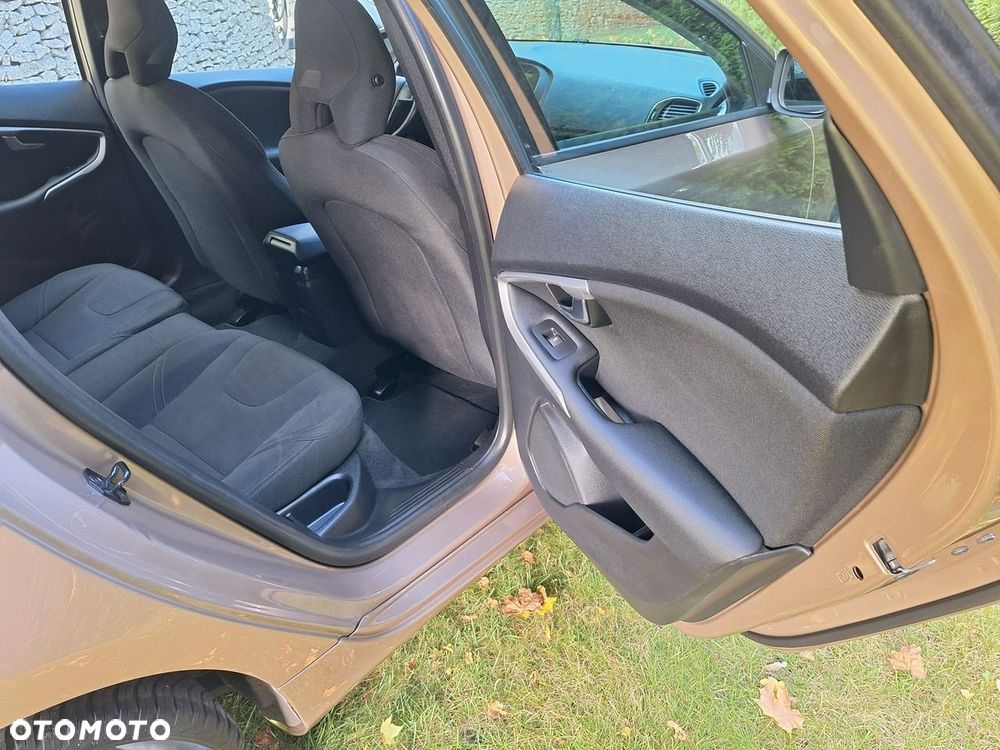 Volvo V40 T2 Kinetic - 20