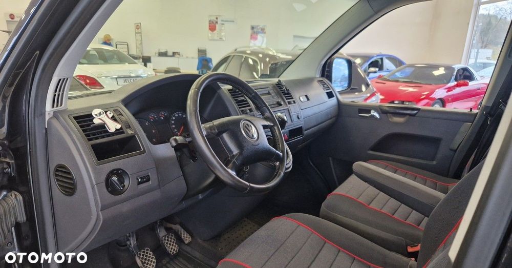 Volkswagen Caravelle - 6