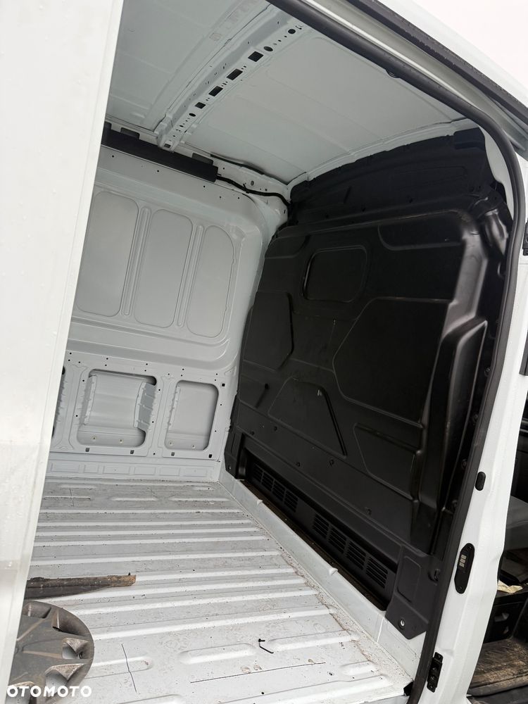 Ford Transit - 10