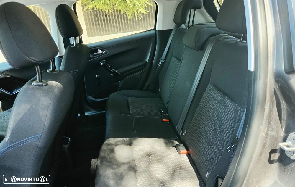 Peugeot 208 1.6 BlueHDi Active - 11