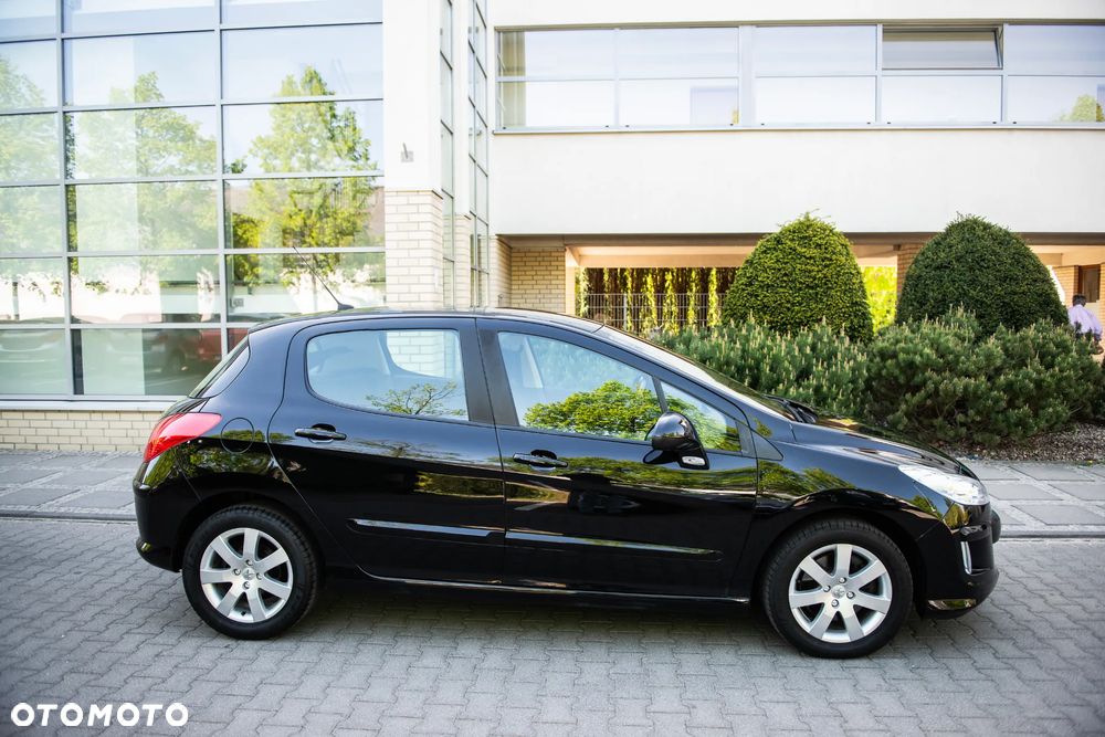 Peugeot 308 HDi FAP 135 Platinum - 11