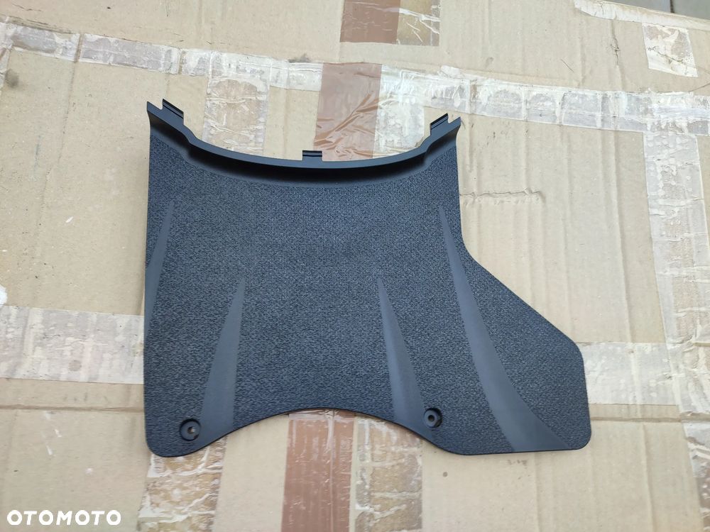 Wypełnienie, osłona akumulatora Honda SH 350 - 1