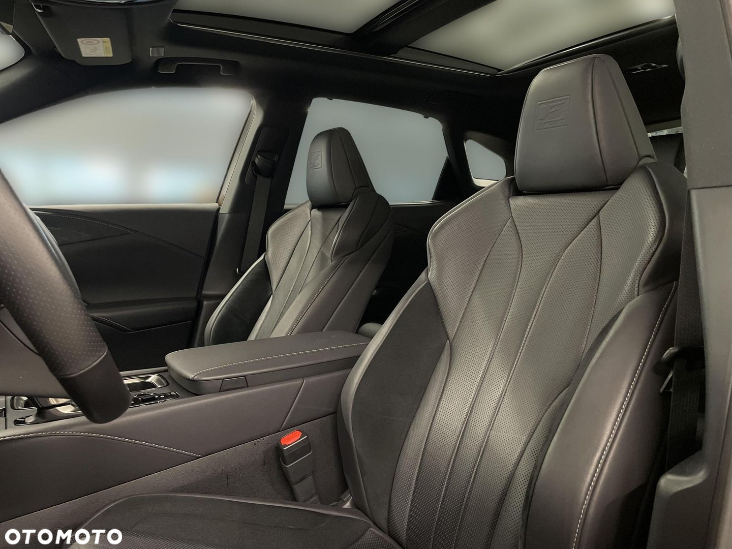 Lexus RX - 12