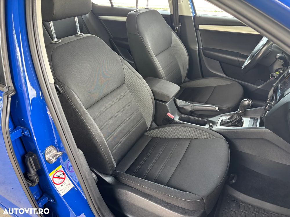 Skoda Octavia 1.6 TDI DSG Ambition - 33