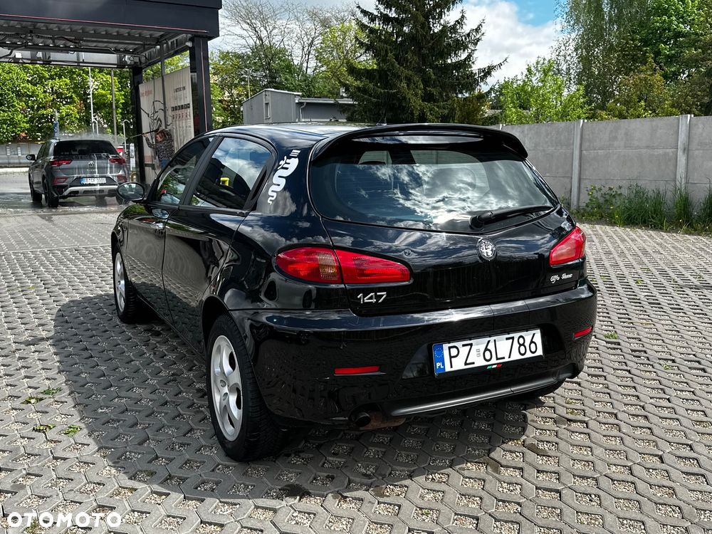 Alfa Romeo 147 1.6 Twin Spark 16V - 8