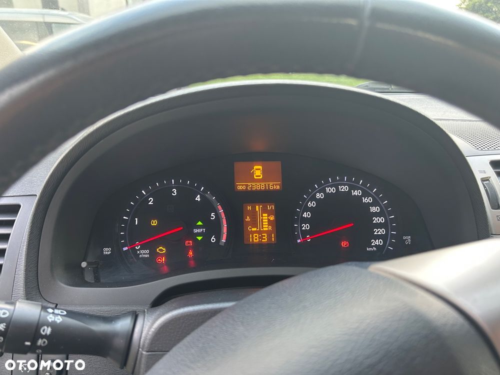 Toyota Avensis 2.0 D-4D Premium - 2