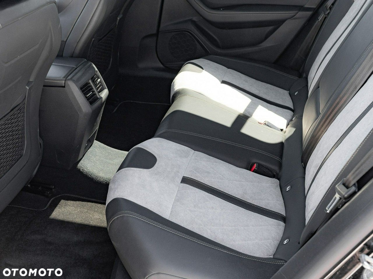 Peugeot 508 1.6 PureTech HYbrid PHEV GT Pack S&S EAT8 - 27