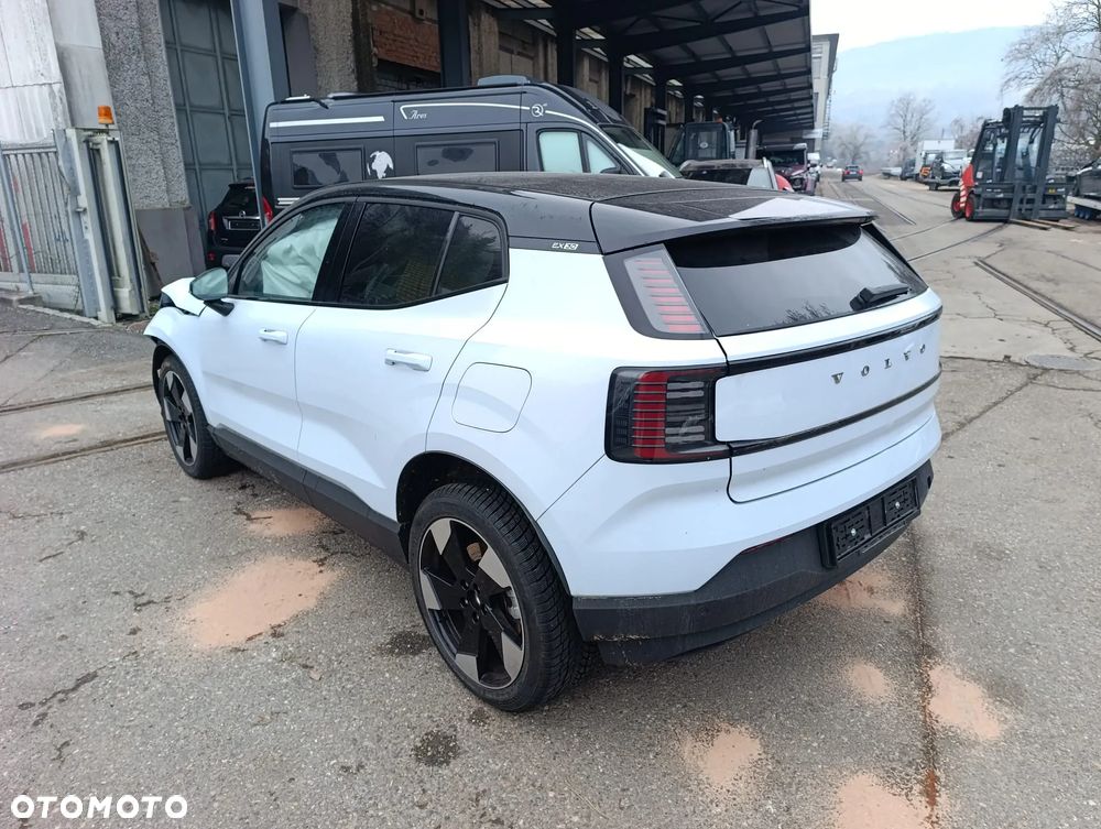 Volvo EX30 Single Motor Extended Range RWD Plus - 4