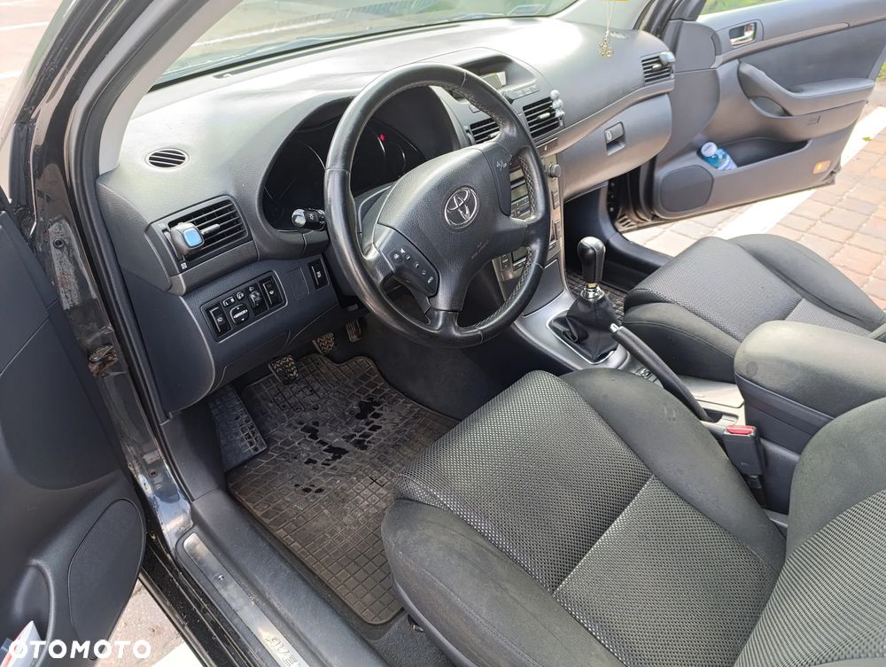 Toyota Avensis 2.0 VVT-i Combi Sol - 8