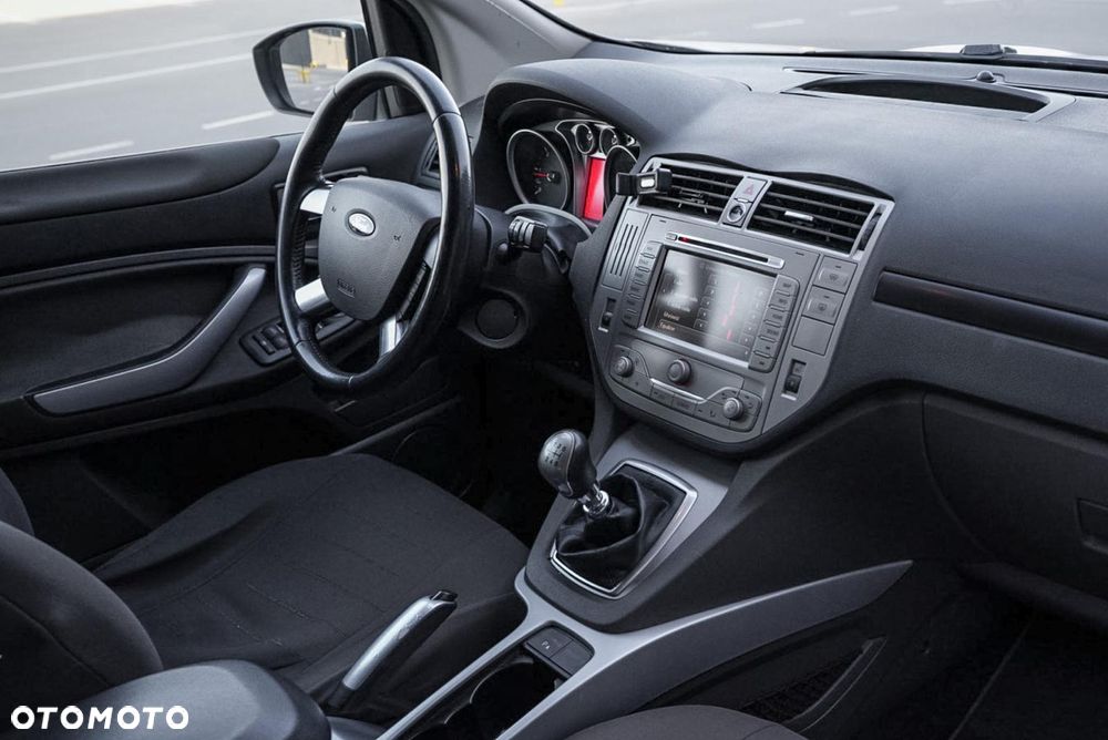 Ford Kuga 2.0 TDCi Titanium - 8