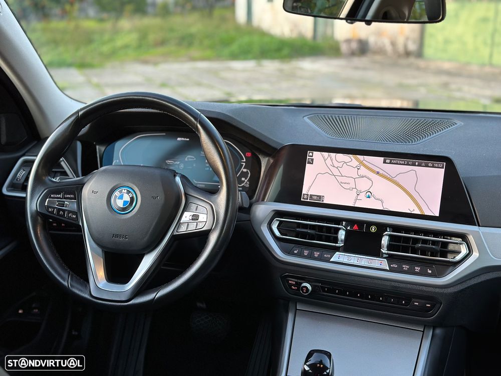 BMW 330 e Touring xDrive Aut. Advantage - 36