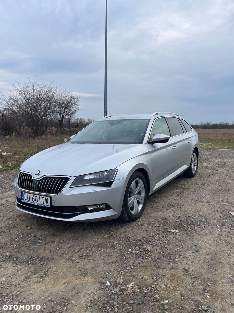 Skoda Superb 2.0 TDI Premium Edition - 8