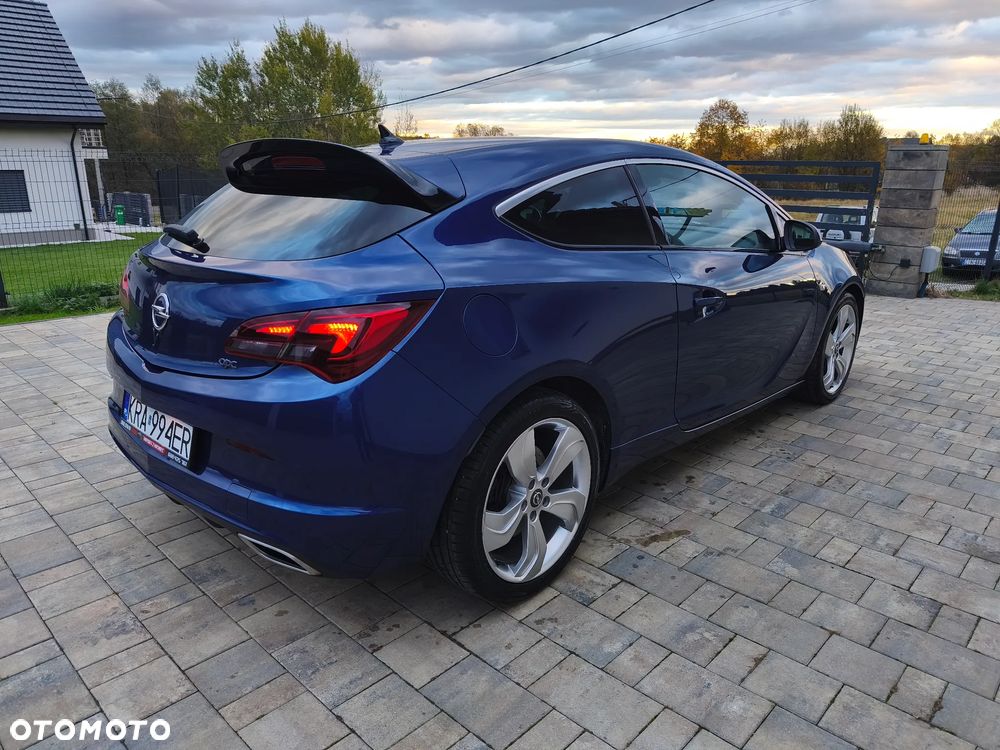 Opel Astra IV GTC OPC - 12