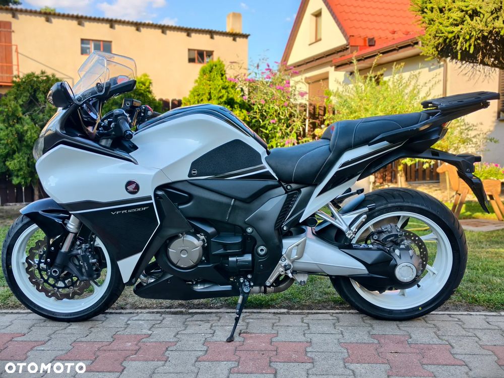 Honda VFR - 23