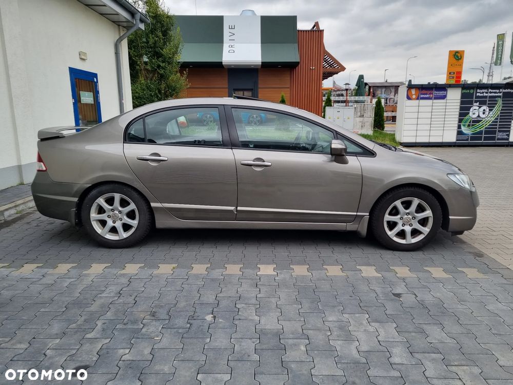 Honda Civic 1.8 Executive - 10