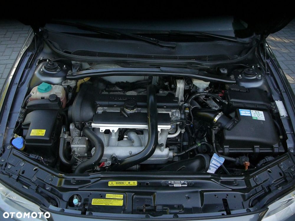 Volvo V70 2.5T AWD Momentum - 35