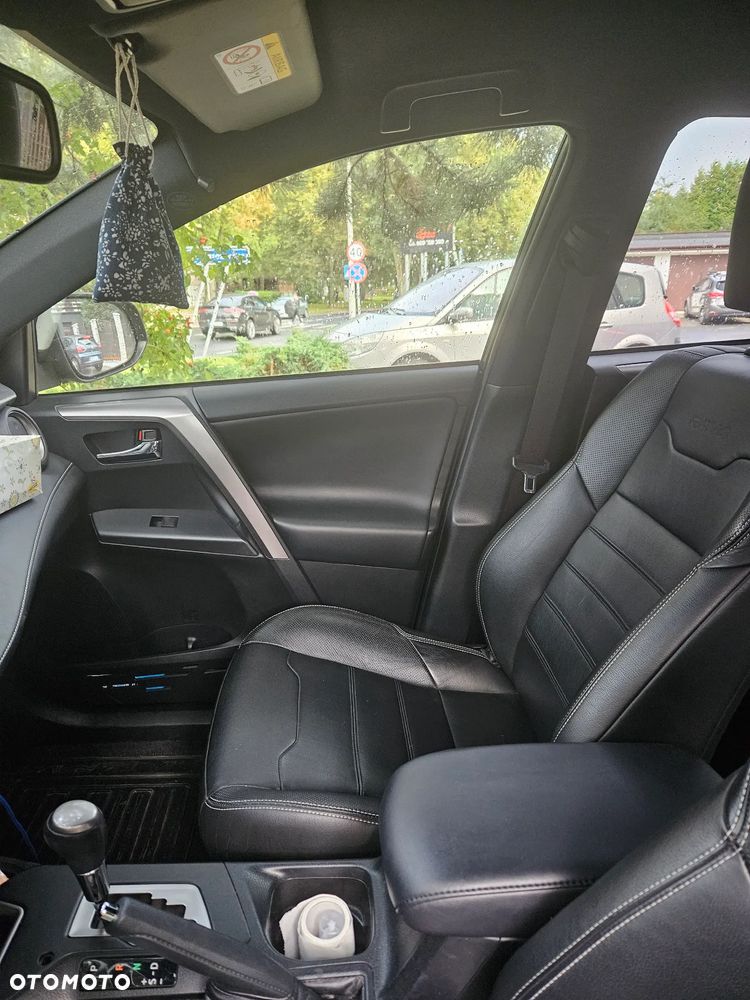 Toyota RAV4 Hybrid Style 4x4 - 5