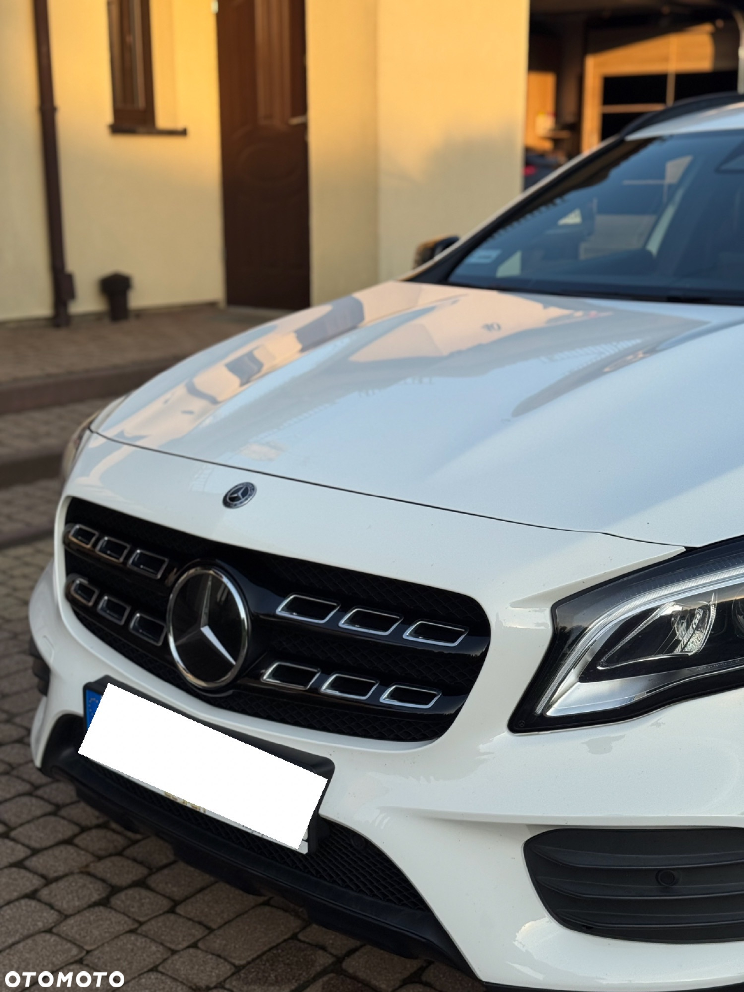 Mercedes-Benz GLA 200 7G-DCT AMG Line - 2