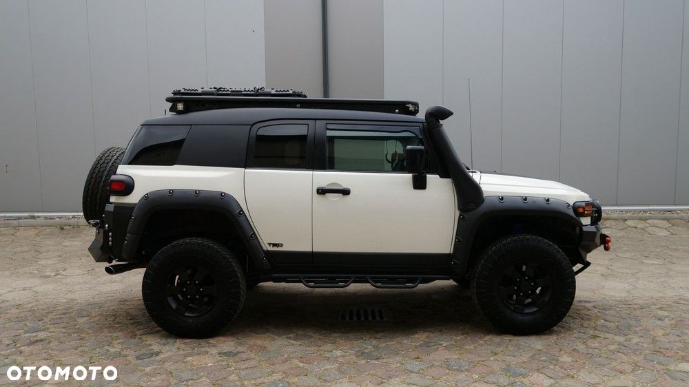 Toyota FJ - 7