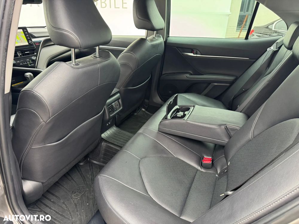 Toyota Camry 2.5 Hybrid Dynamic - 10