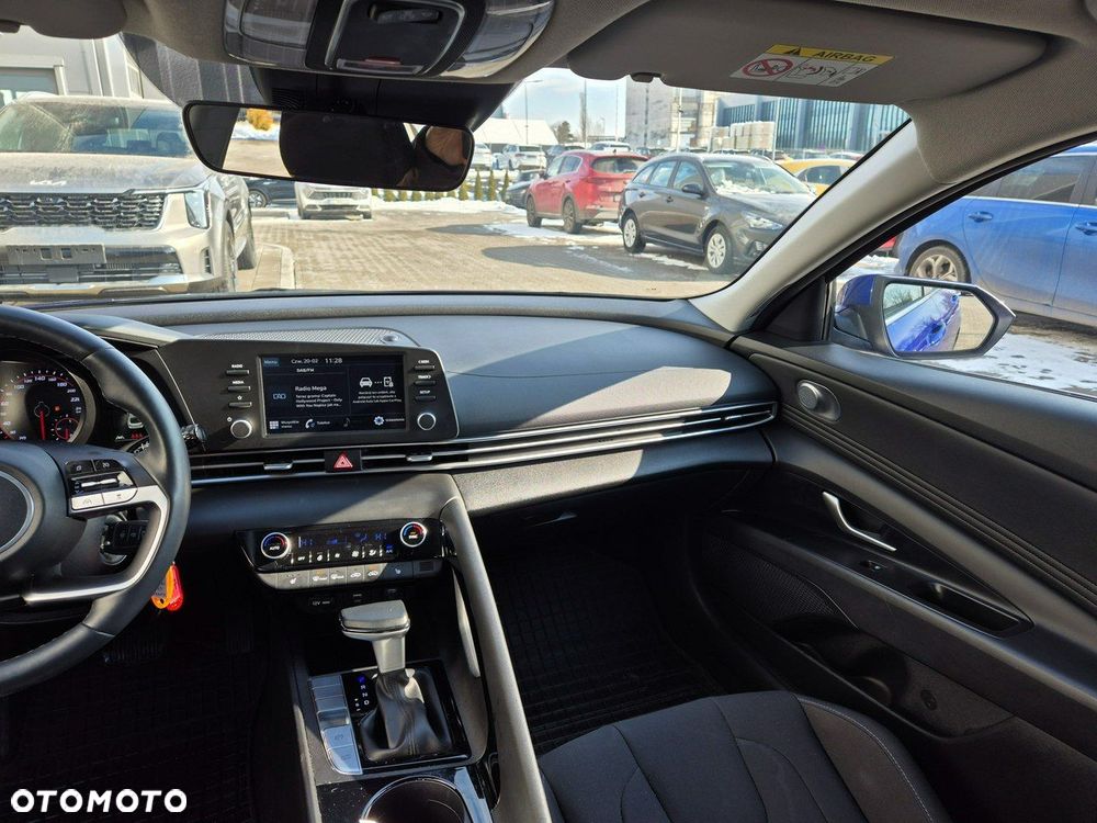 Hyundai Elantra - 19