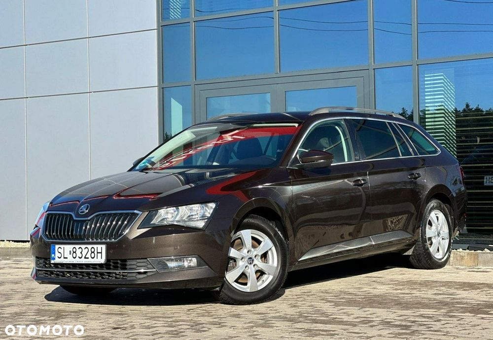 Skoda Superb 2.0 TDI DSG Ambition - 2