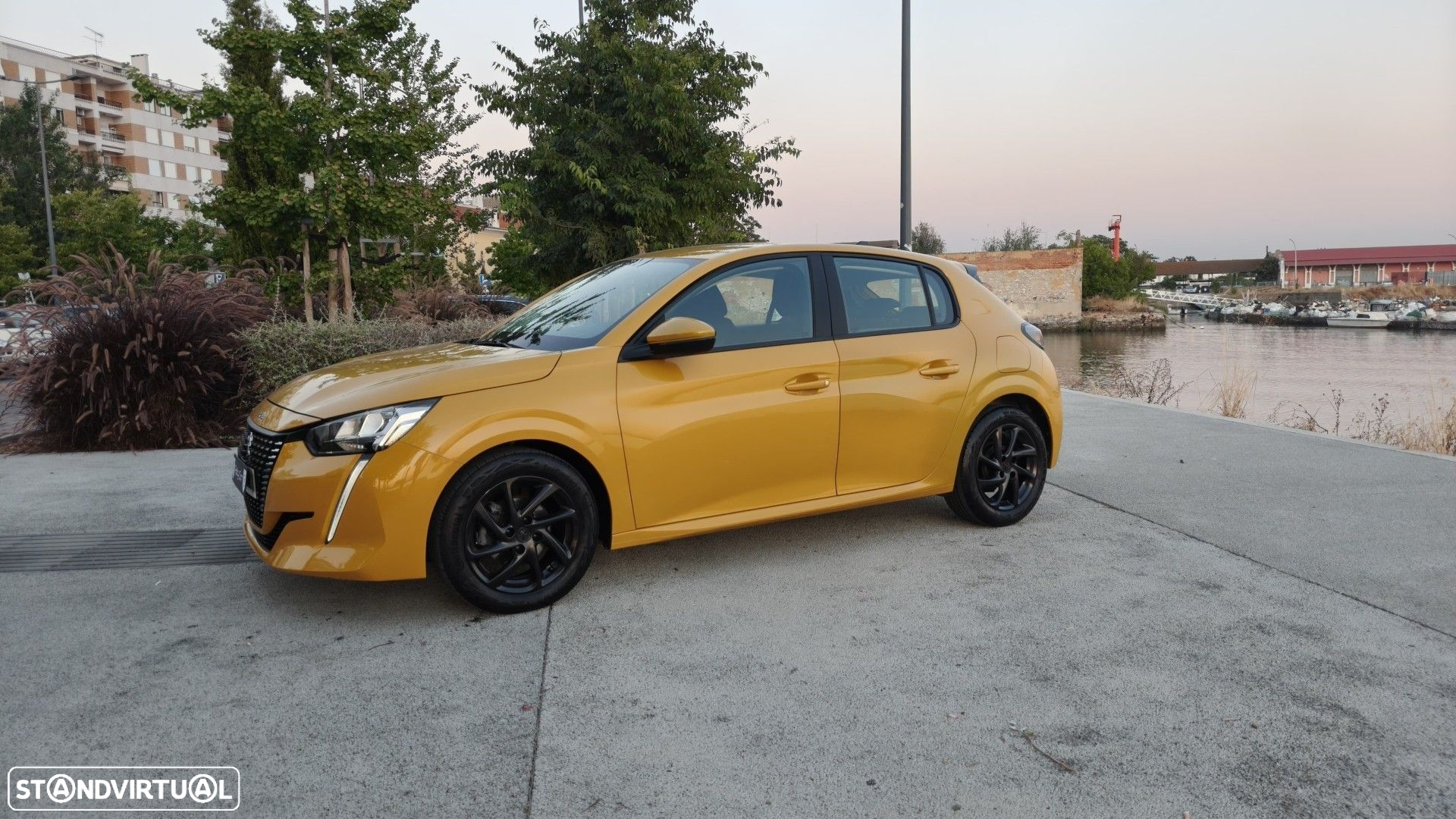 Peugeot 208 1.2 PureTech Active - 12