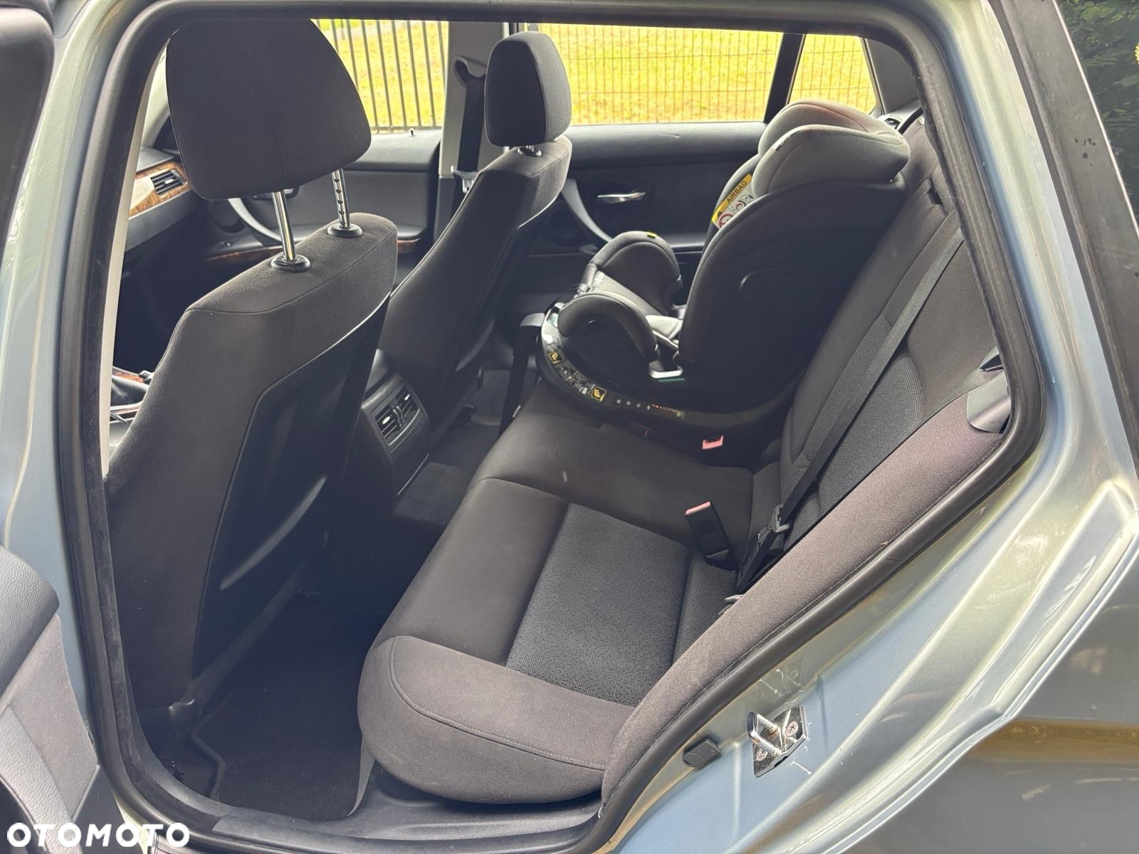 BMW Seria 3 320d DPF Touring - 7