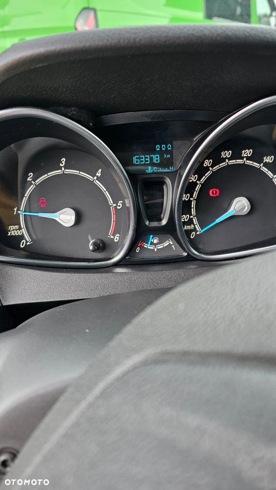 Ford Tourneo Courier - 18