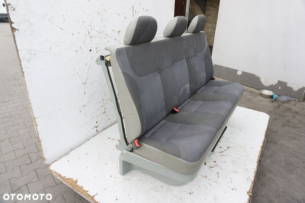 KANAPA FOTELE 2 RZĄD OPEL VIVARO A - 3