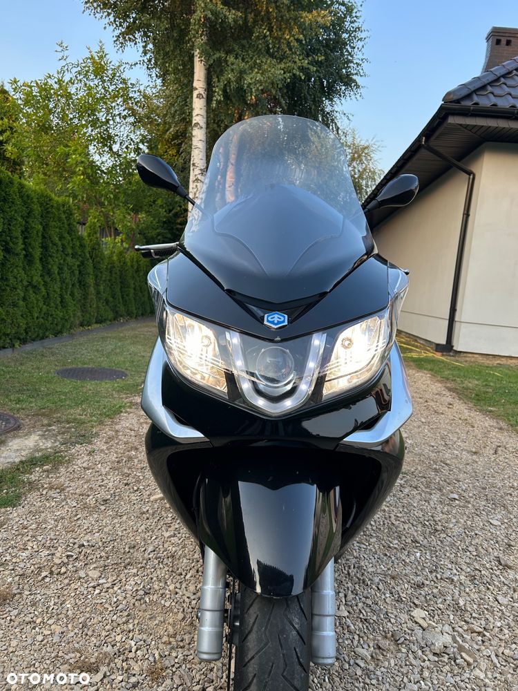 Piaggio X10 - 18
