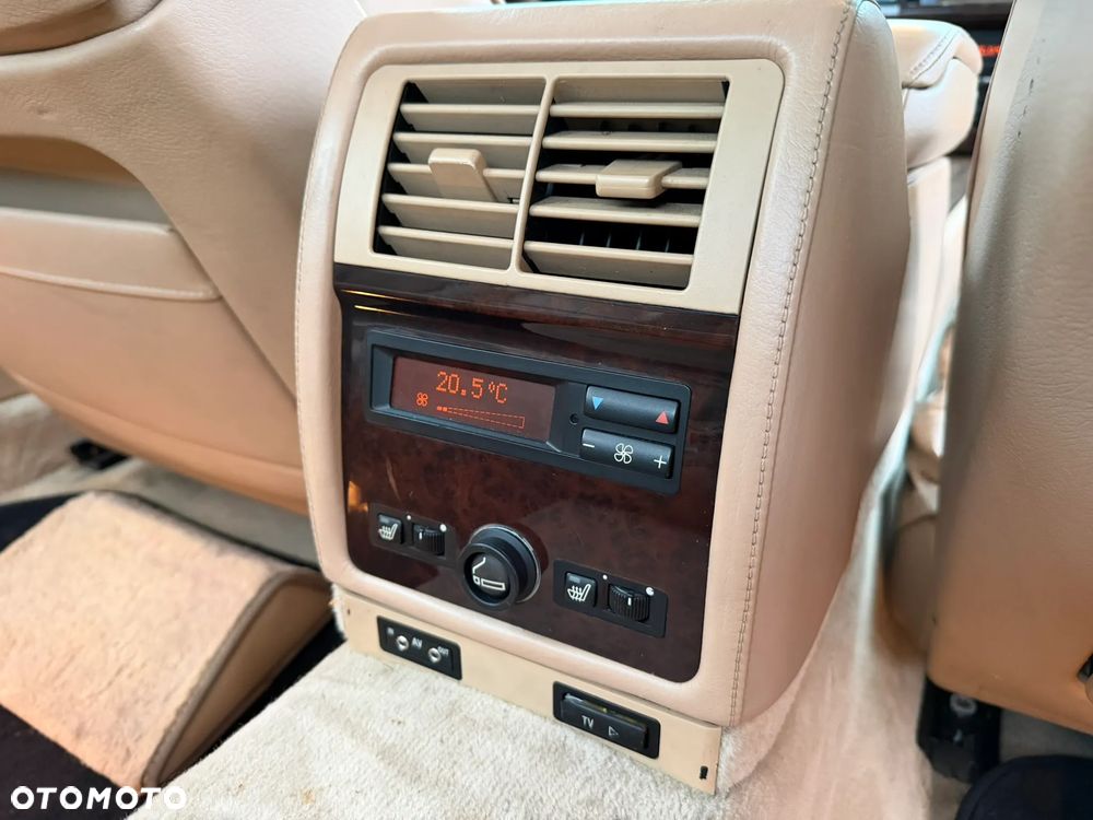 BMW Seria 7 750iL - 25