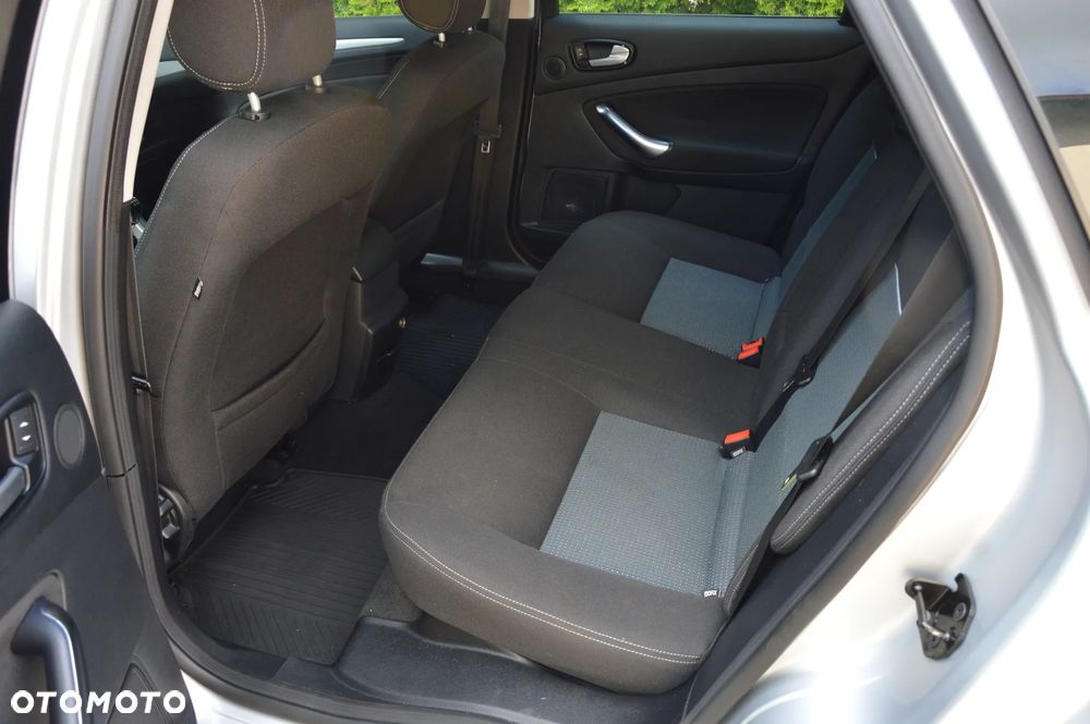 Ford Mondeo - 31