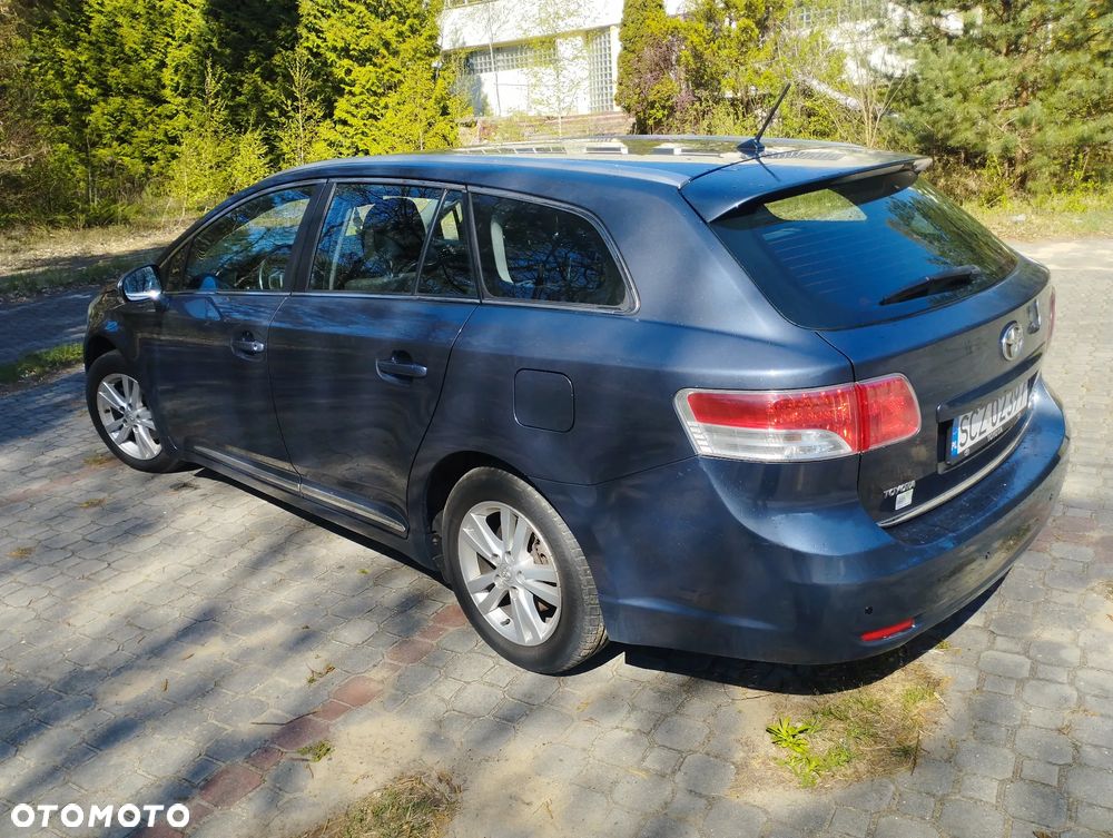 Toyota Avensis 1.8 Luna - 6