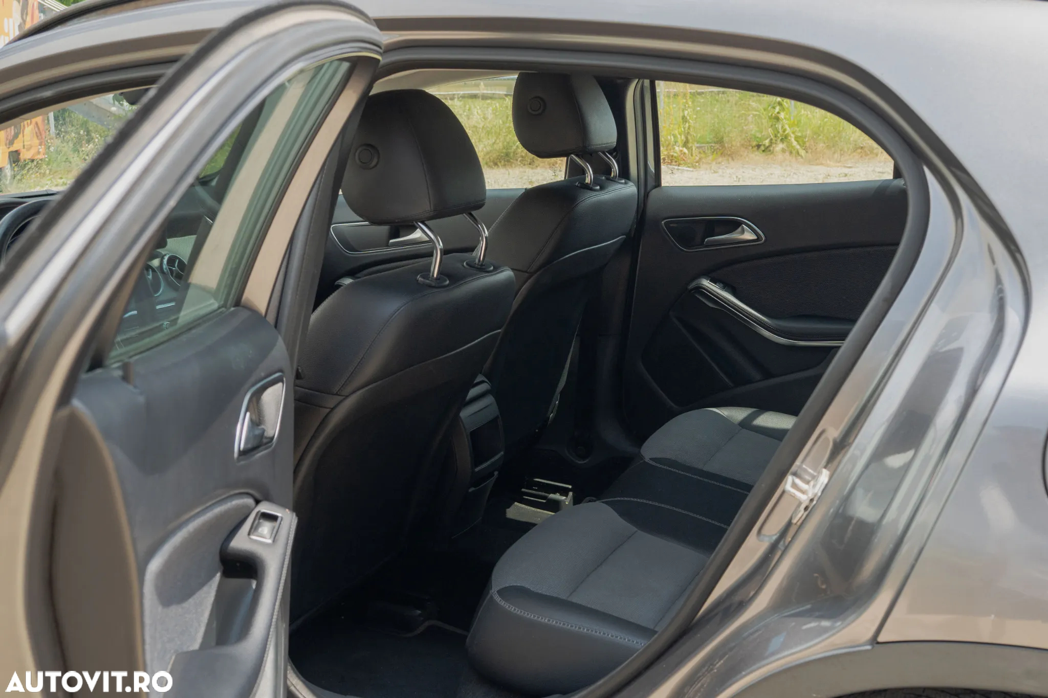 Mercedes-Benz GLA 180 d - 21