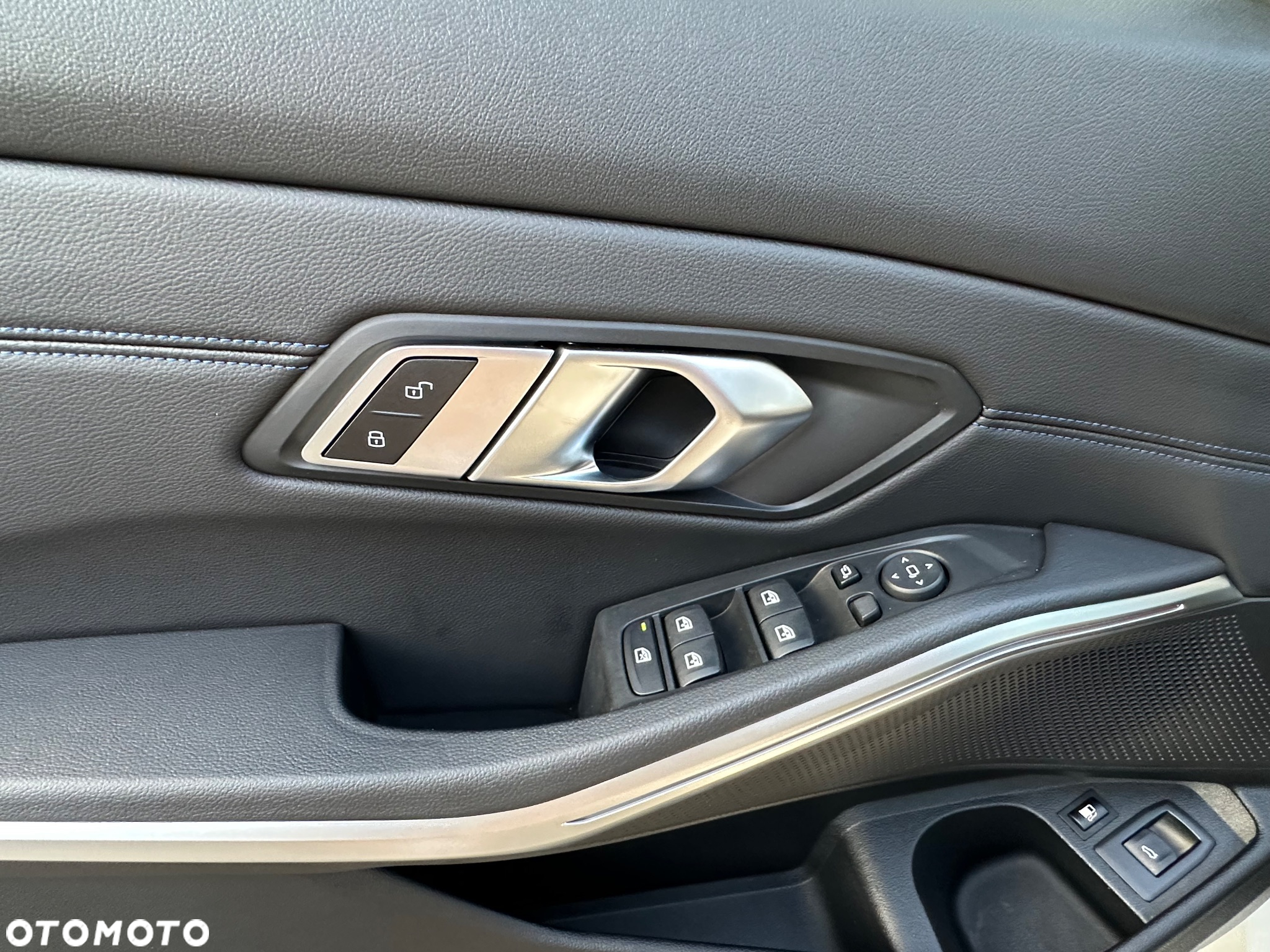 BMW Seria 3 330e PHEV M Sport sport - 33